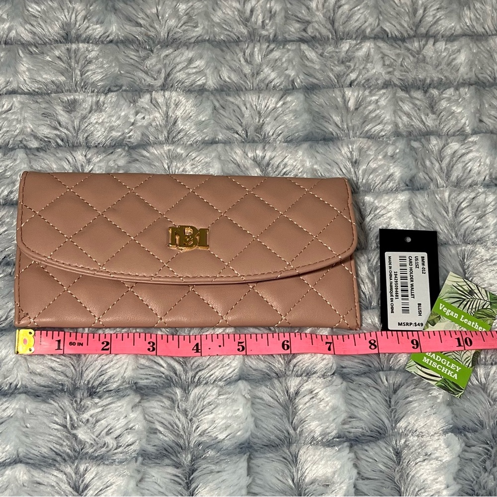 Women’s Wallet Clutch Snap Gray Quilt Vegan Leather Badgley Mischka holiday gift